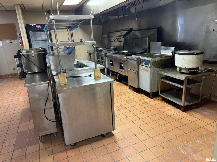 706 PLAZA Drive, Carterville, Illinois 62918, 0 , 0 ,0,Commercial Sale,For Sale,PLAZA,0,RMAEB455714