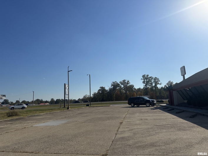 706 PLAZA Drive, Carterville, Illinois 62918, 0 , 0 ,0,Commercial Sale,For Sale,PLAZA,0,RMAEB455714