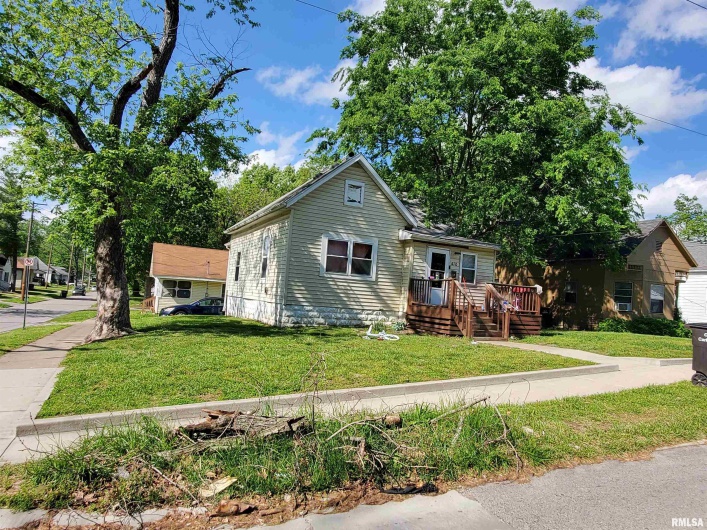 607 ALMOND Street, Carbondale, Illinois 62901, 0 , 0 ,0,Residential Income,For Sale,ALMOND,0,RMAEB457935
