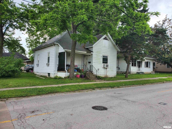 607 ALMOND Street, Carbondale, Illinois 62901, 0 , 0 ,0,Residential Income,For Sale,ALMOND,0,RMAEB457935