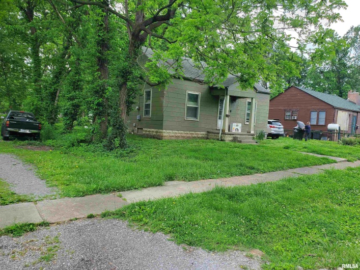 607 ALMOND Street, Carbondale, Illinois 62901, 0 , 0 ,0,Residential Income,For Sale,ALMOND,0,RMAEB457935