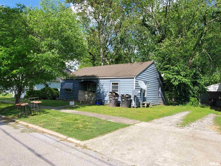 607 ALMOND Street, Carbondale, Illinois 62901, 0 , 0 ,0,Residential Income,For Sale,ALMOND,0,RMAEB457935