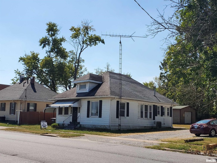 607 ALMOND Street, Carbondale, Illinois 62901, 0 , 0 ,0,Residential Income,For Sale,ALMOND,0,RMAEB457935