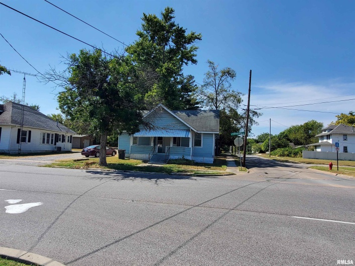 607 ALMOND Street, Carbondale, Illinois 62901, 0 , 0 ,0,Residential Income,For Sale,ALMOND,0,RMAEB457935