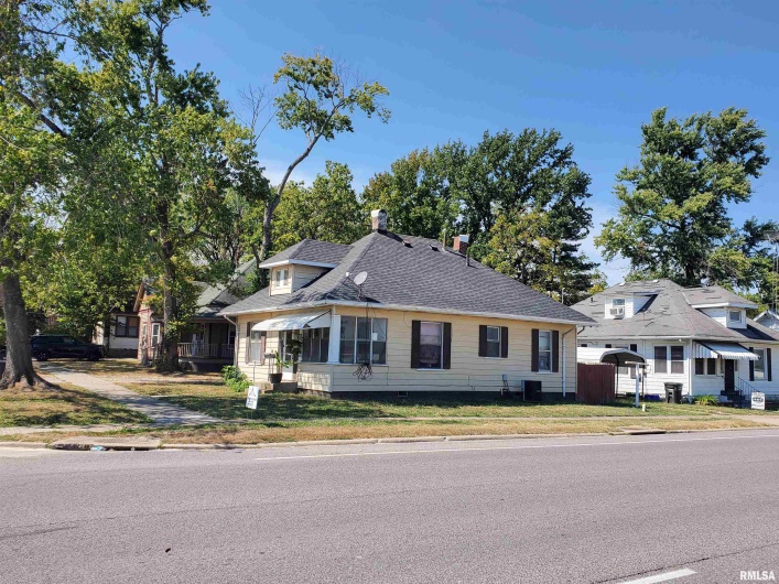 607 ALMOND Street, Carbondale, Illinois 62901, 0 , 0 ,0,Residential Income,For Sale,ALMOND,0,RMAEB457935