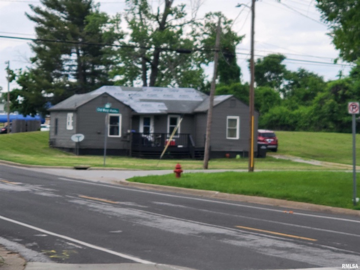 607 ALMOND Street, Carbondale, Illinois 62901, 0 , 0 ,0,Residential Income,For Sale,ALMOND,0,RMAEB457935