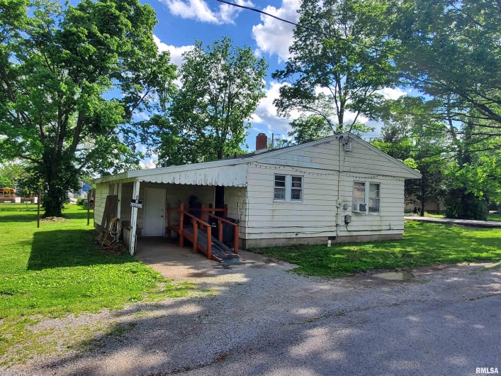 607 ALMOND Street, Carbondale, Illinois 62901, 0 , 0 ,0,Residential Income,For Sale,ALMOND,0,RMAEB457935