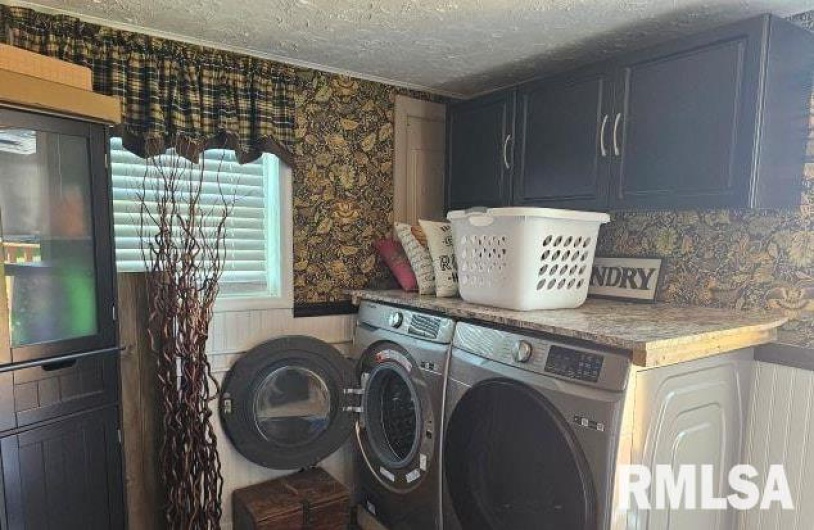 160 FRONT Street, Elizabethtown, Illinois 62931, 2 Bedrooms Bedrooms, 0 ,1 BathroomBathrooms,Residential,For Sale,FRONT,0,RMAEB457938