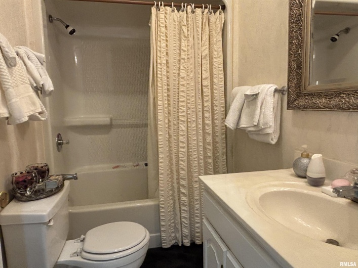 212 ORANGE Street, Anna, Illinois 62906, 3 Bedrooms Bedrooms, 0 ,3 BathroomsBathrooms,Residential,For Sale,ORANGE,0,RMAEB457937