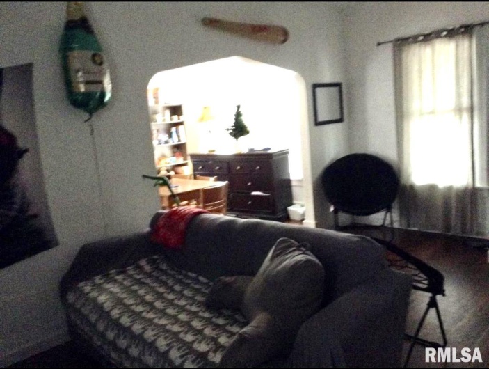 504 MILL Street, Carbondale, Illinois 62901, 4 Bedrooms Bedrooms, 0 ,2 BathroomsBathrooms,Residential,For Sale,MILL,0,RMAEB457940