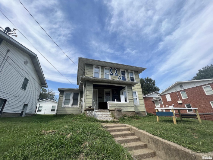 504 MILL Street, Carbondale, Illinois 62901, 4 Bedrooms Bedrooms, 0 ,2 BathroomsBathrooms,Residential,For Sale,MILL,0,RMAEB457940