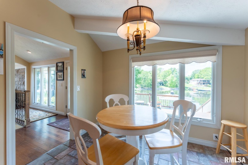 12687 Shoreland Drive, Marion, Illinois 62959, 3 Bedrooms Bedrooms, 0 ,2 BathroomsBathrooms,Residential,For Sale,Shoreland,0,RMAEB457961