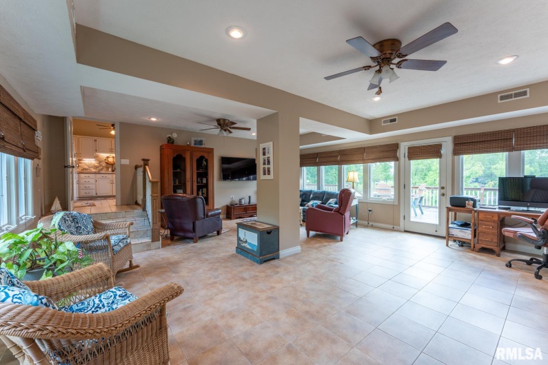 12687 Shoreland Drive, Marion, Illinois 62959, 3 Bedrooms Bedrooms, 0 ,2 BathroomsBathrooms,Residential,For Sale,Shoreland,0,RMAEB457961