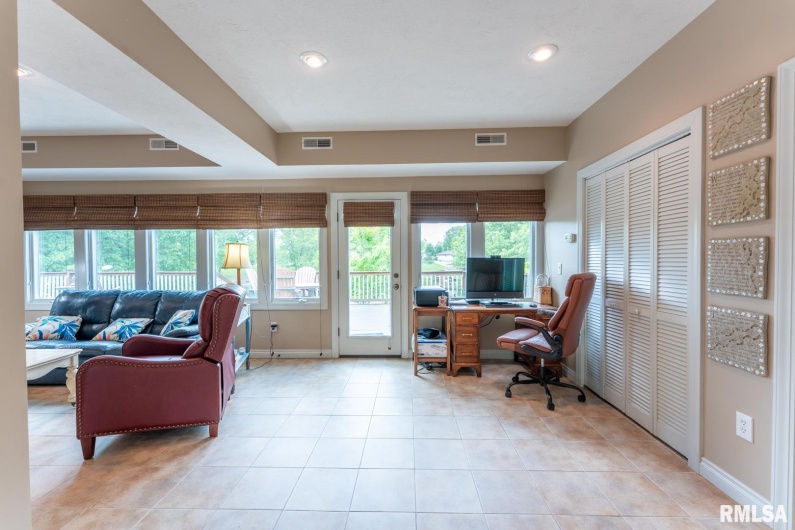 12687 Shoreland Drive, Marion, Illinois 62959, 3 Bedrooms Bedrooms, 0 ,2 BathroomsBathrooms,Residential,For Sale,Shoreland,0,RMAEB457961
