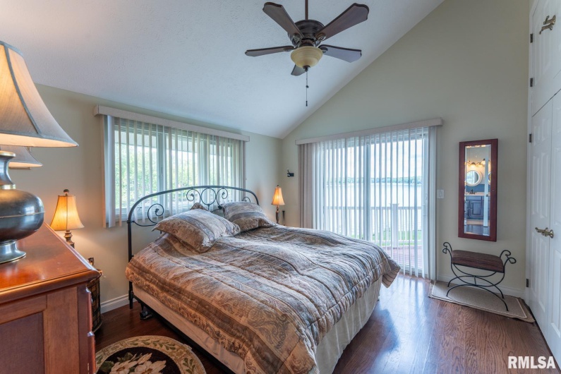 12687 Shoreland Drive, Marion, Illinois 62959, 3 Bedrooms Bedrooms, 0 ,2 BathroomsBathrooms,Residential,For Sale,Shoreland,0,RMAEB457961