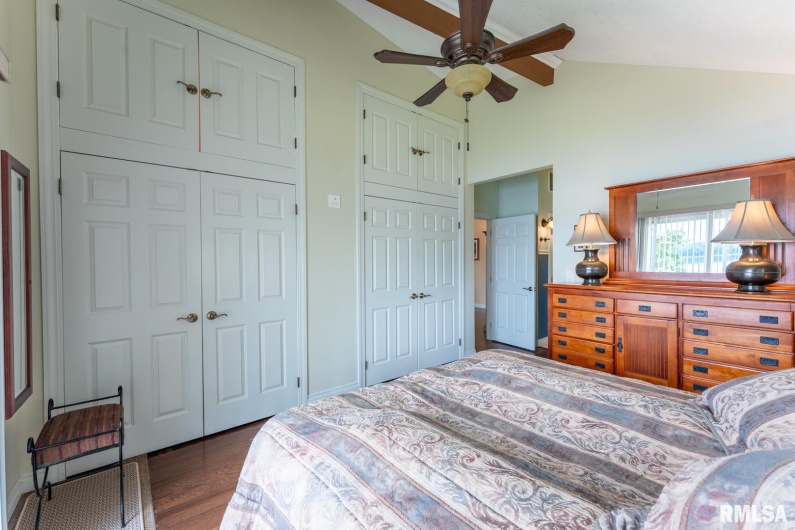 12687 Shoreland Drive, Marion, Illinois 62959, 3 Bedrooms Bedrooms, 0 ,2 BathroomsBathrooms,Residential,For Sale,Shoreland,0,RMAEB457961