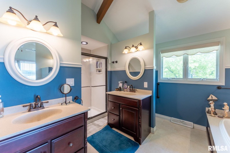 12687 Shoreland Drive, Marion, Illinois 62959, 3 Bedrooms Bedrooms, 0 ,2 BathroomsBathrooms,Residential,For Sale,Shoreland,0,RMAEB457961