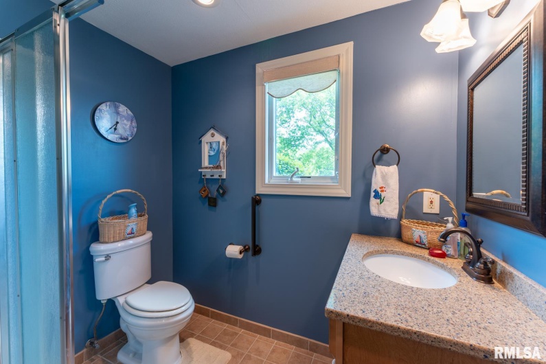 12687 Shoreland Drive, Marion, Illinois 62959, 3 Bedrooms Bedrooms, 0 ,2 BathroomsBathrooms,Residential,For Sale,Shoreland,0,RMAEB457961