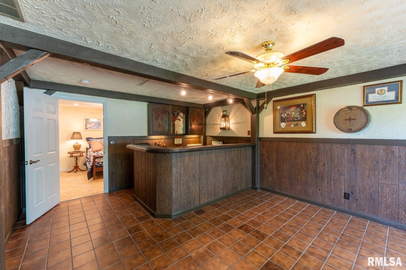 12687 Shoreland Drive, Marion, Illinois 62959, 3 Bedrooms Bedrooms, 0 ,2 BathroomsBathrooms,Residential,For Sale,Shoreland,0,RMAEB457961