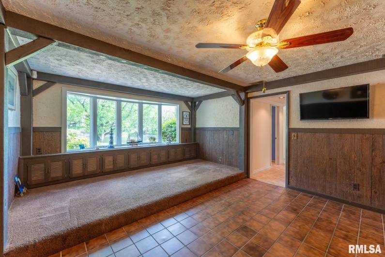 12687 Shoreland Drive, Marion, Illinois 62959, 3 Bedrooms Bedrooms, 0 ,2 BathroomsBathrooms,Residential,For Sale,Shoreland,0,RMAEB457961