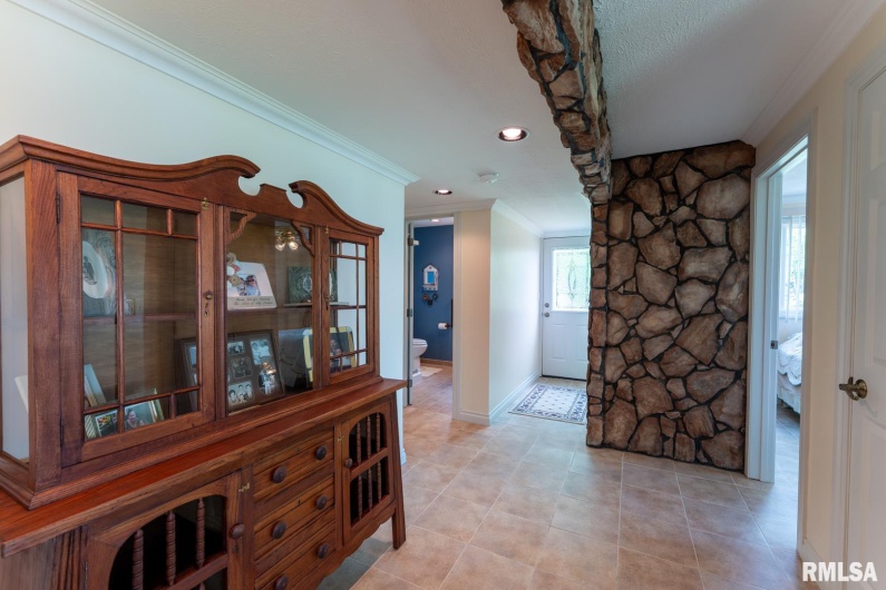 12687 Shoreland Drive, Marion, Illinois 62959, 3 Bedrooms Bedrooms, 0 ,2 BathroomsBathrooms,Residential,For Sale,Shoreland,0,RMAEB457961