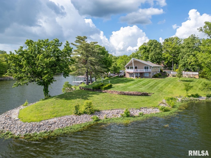 12687 Shoreland Drive, Marion, Illinois 62959, 3 Bedrooms Bedrooms, 0 ,2 BathroomsBathrooms,Residential,For Sale,Shoreland,0,RMAEB457961