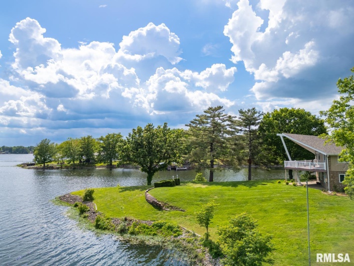 12687 Shoreland Drive, Marion, Illinois 62959, 3 Bedrooms Bedrooms, 0 ,2 BathroomsBathrooms,Residential,For Sale,Shoreland,0,RMAEB457961