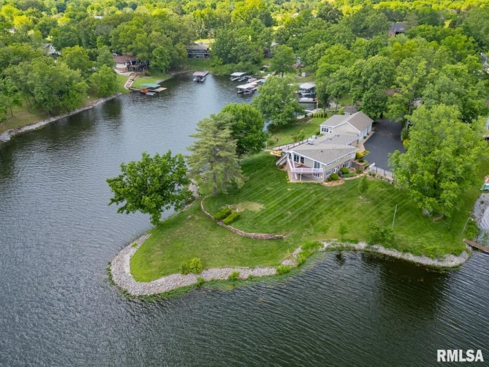12687 Shoreland Drive, Marion, Illinois 62959, 3 Bedrooms Bedrooms, 0 ,2 BathroomsBathrooms,Residential,For Sale,Shoreland,0,RMAEB457961