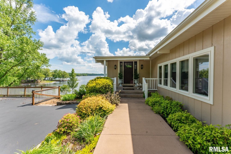 12687 Shoreland Drive, Marion, Illinois 62959, 3 Bedrooms Bedrooms, 0 ,2 BathroomsBathrooms,Residential,For Sale,Shoreland,0,RMAEB457961