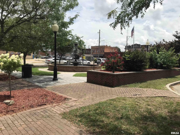 1302 WALNUT Street, Murphysboro, Illinois 62966, 0 , 0 ,0,Commercial Sale,For Sale,WALNUT,0,RMAEB457970