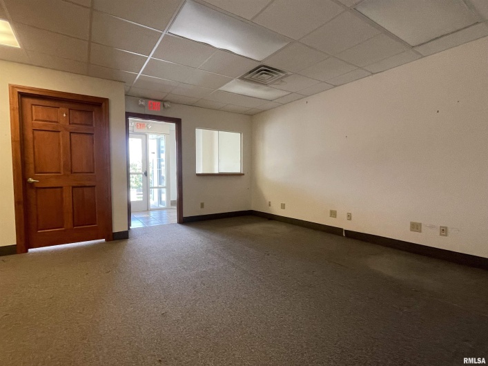 601 UNIVERSITY Avenue, Carbondale, Illinois 62901, 0 , 0 ,0,Commercial Lease,For Sale,UNIVERSITY,0,RMAEB457972