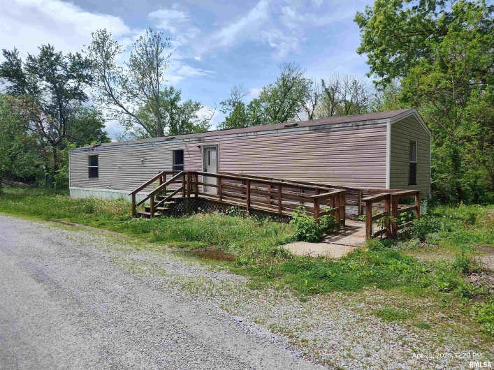450 HARRISON Street, Carrier Mills, Illinois 62917, 2 Bedrooms Bedrooms, 0 ,2 BathroomsBathrooms,Residential,For Sale,HARRISON,0,RMAEB457990