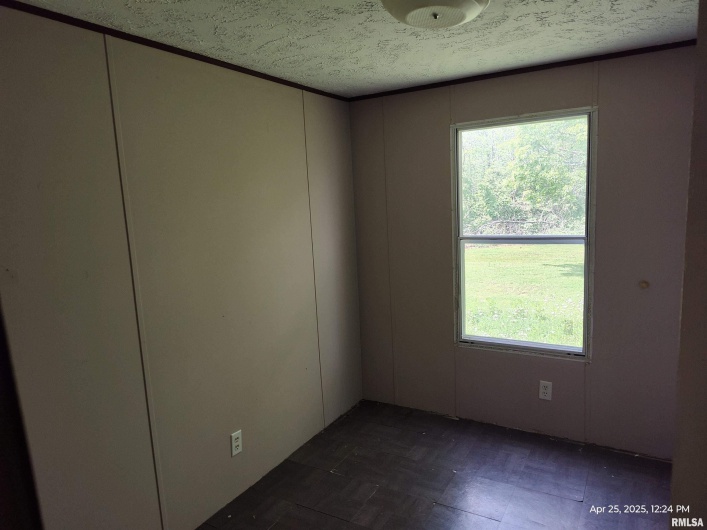 450 HARRISON Street, Carrier Mills, Illinois 62917, 2 Bedrooms Bedrooms, 0 ,2 BathroomsBathrooms,Residential,For Sale,HARRISON,0,RMAEB457990