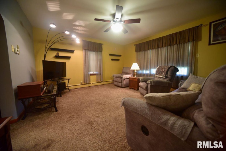7059 MIDWAY Road, Metropolis, Illinois 62960, 2 Bedrooms Bedrooms, 0 ,1 BathroomBathrooms,Residential,For Sale,MIDWAY,0,RMACA1036501