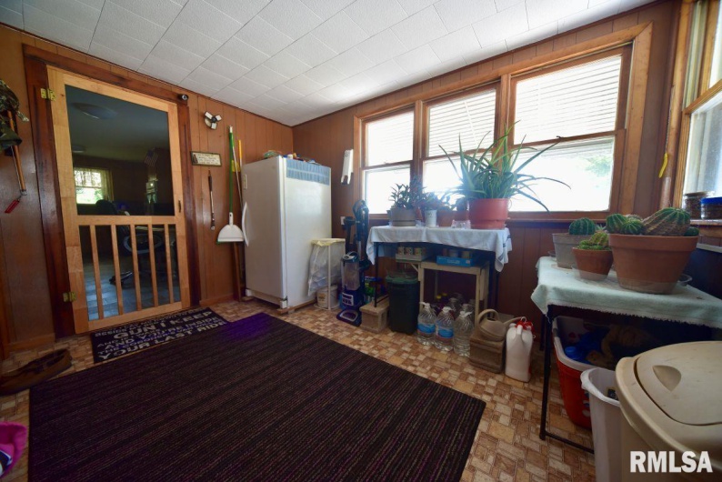 7059 MIDWAY Road, Metropolis, Illinois 62960, 2 Bedrooms Bedrooms, 0 ,1 BathroomBathrooms,Residential,For Sale,MIDWAY,0,RMACA1036501