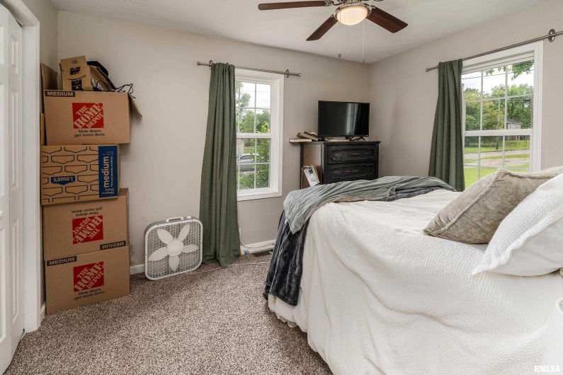 604 GRAND Avenue, Carterville, Illinois 62918, 2 Bedrooms Bedrooms, 0 ,1 BathroomBathrooms,Residential,For Sale,GRAND,0,RMAEB457993