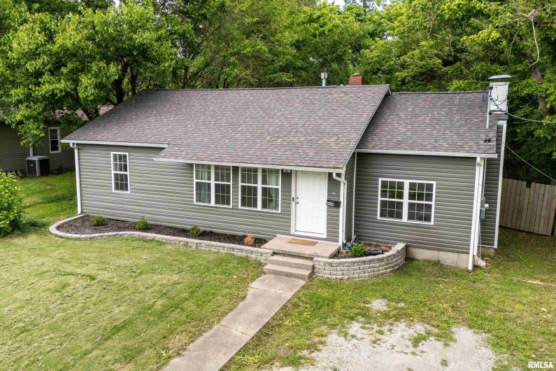 604 GRAND Avenue, Carterville, Illinois 62918, 2 Bedrooms Bedrooms, 0 ,1 BathroomBathrooms,Residential,For Sale,GRAND,0,RMAEB457993