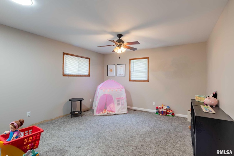 324 BROADWAY, Goreville, Illinois 62939, 4 Bedrooms Bedrooms, 0 ,3 BathroomsBathrooms,Residential,For Sale,BROADWAY,0,RMAQC4263371