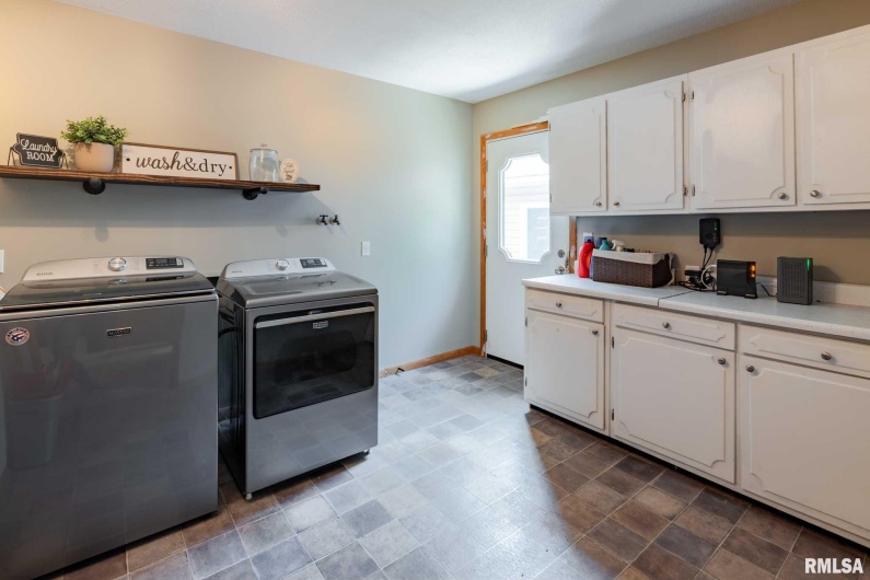 324 BROADWAY, Goreville, Illinois 62939, 4 Bedrooms Bedrooms, 0 ,3 BathroomsBathrooms,Residential,For Sale,BROADWAY,0,RMAQC4263371