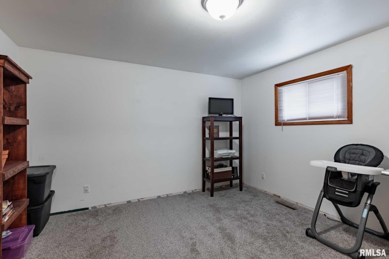 324 BROADWAY, Goreville, Illinois 62939, 4 Bedrooms Bedrooms, 0 ,3 BathroomsBathrooms,Residential,For Sale,BROADWAY,0,RMAQC4263371