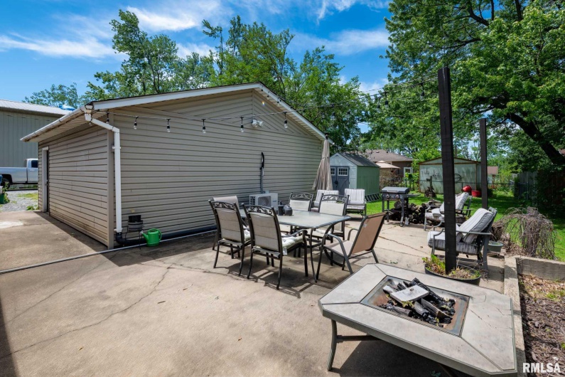 324 BROADWAY, Goreville, Illinois 62939, 4 Bedrooms Bedrooms, 0 ,3 BathroomsBathrooms,Residential,For Sale,BROADWAY,0,RMAQC4263371
