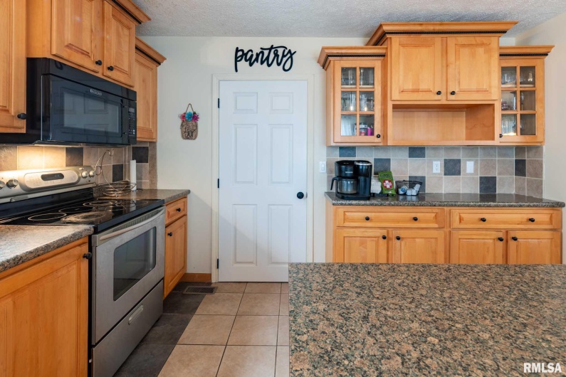 324 BROADWAY, Goreville, Illinois 62939, 4 Bedrooms Bedrooms, 0 ,3 BathroomsBathrooms,Residential,For Sale,BROADWAY,0,RMAQC4263371