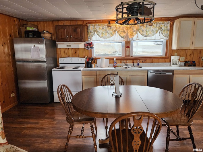 12 CEDAR POINT Drive, Cave In Rock, Illinois 62919, 2 Bedrooms Bedrooms, 0 ,1 BathroomBathrooms,Residential,For Sale,CEDAR POINT,0,RMAQC4263395