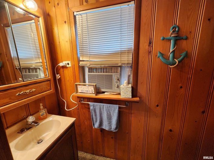 12 CEDAR POINT Drive, Cave In Rock, Illinois 62919, 2 Bedrooms Bedrooms, 0 ,1 BathroomBathrooms,Residential,For Sale,CEDAR POINT,0,RMAQC4263395