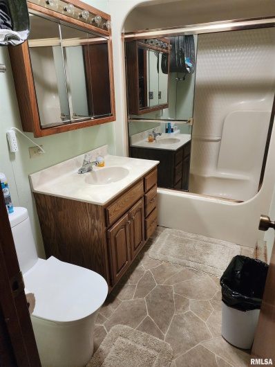 12 CEDAR POINT Drive, Cave In Rock, Illinois 62919, 2 Bedrooms Bedrooms, 0 ,1 BathroomBathrooms,Residential,For Sale,CEDAR POINT,0,RMAQC4263395