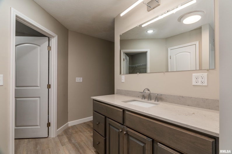 308 Prentice Avenue, Carterville, Illinois 62918, 3 Bedrooms Bedrooms, 0 ,2 BathroomsBathrooms,Residential,For Sale,Prentice,0,RMAEB458009