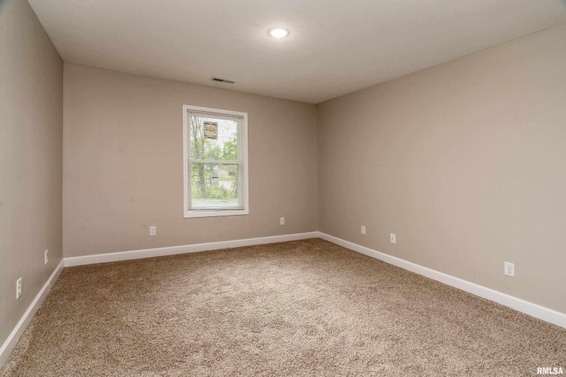 308 Prentice Avenue, Carterville, Illinois 62918, 3 Bedrooms Bedrooms, 0 ,2 BathroomsBathrooms,Residential,For Sale,Prentice,0,RMAEB458009