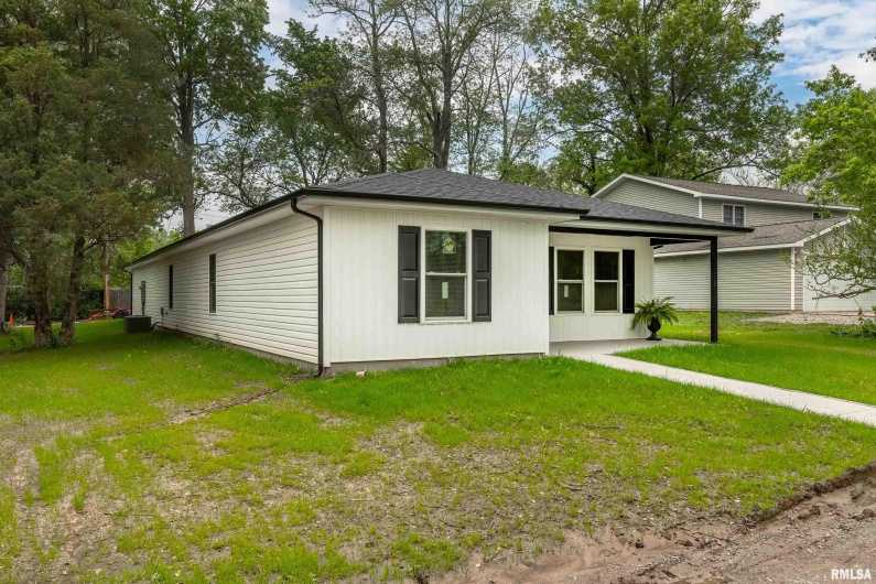 308 Prentice Avenue, Carterville, Illinois 62918, 3 Bedrooms Bedrooms, 0 ,2 BathroomsBathrooms,Residential,For Sale,Prentice,0,RMAEB458009
