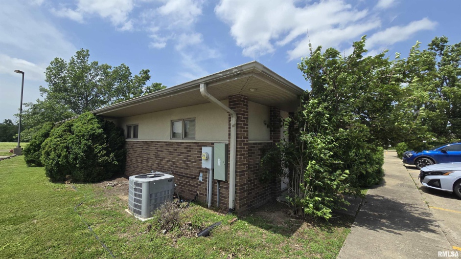 300 Small Street, Harrisburg, Illinois 62946, 0 , 0 ,0,Commercial Sale,For Sale,Small,0,RMAEB458021
