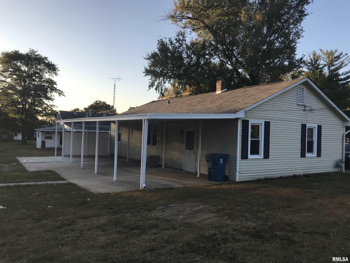 107 VERMONT Street, Cambria, Illinois 62918, 3 Bedrooms Bedrooms, 0 ,1 BathroomBathrooms,Residential,For Sale,VERMONT,0,RMAQC4263428
